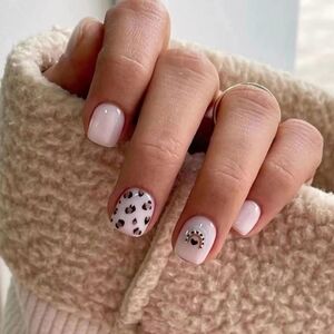 2/$16 Leopard & Rainbows Press On Nails